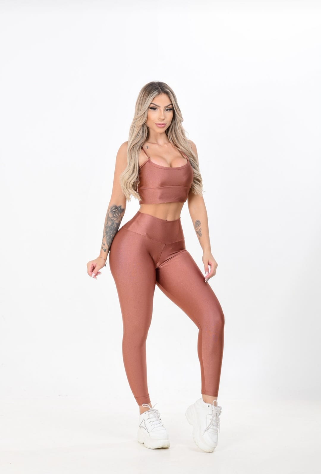 CONJUNTO CIRRE LISO EMPINADO